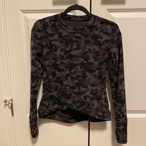 Lululemon camouflage print top size 6